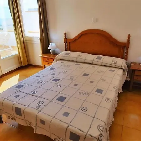 Cau Del Llop 3 Apartment *