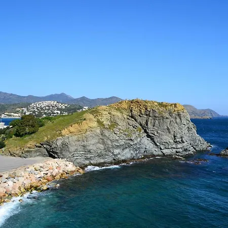 Cau Del Llop 3 * Llanca