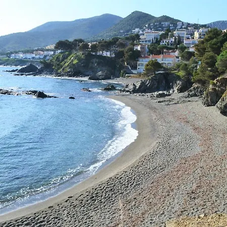 Cau Del Llop 3 * Llanca